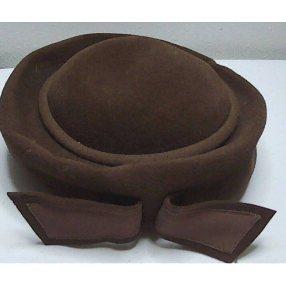 Vintage Riviera Velour Woman’s Pillbox Hat Original made in Italy